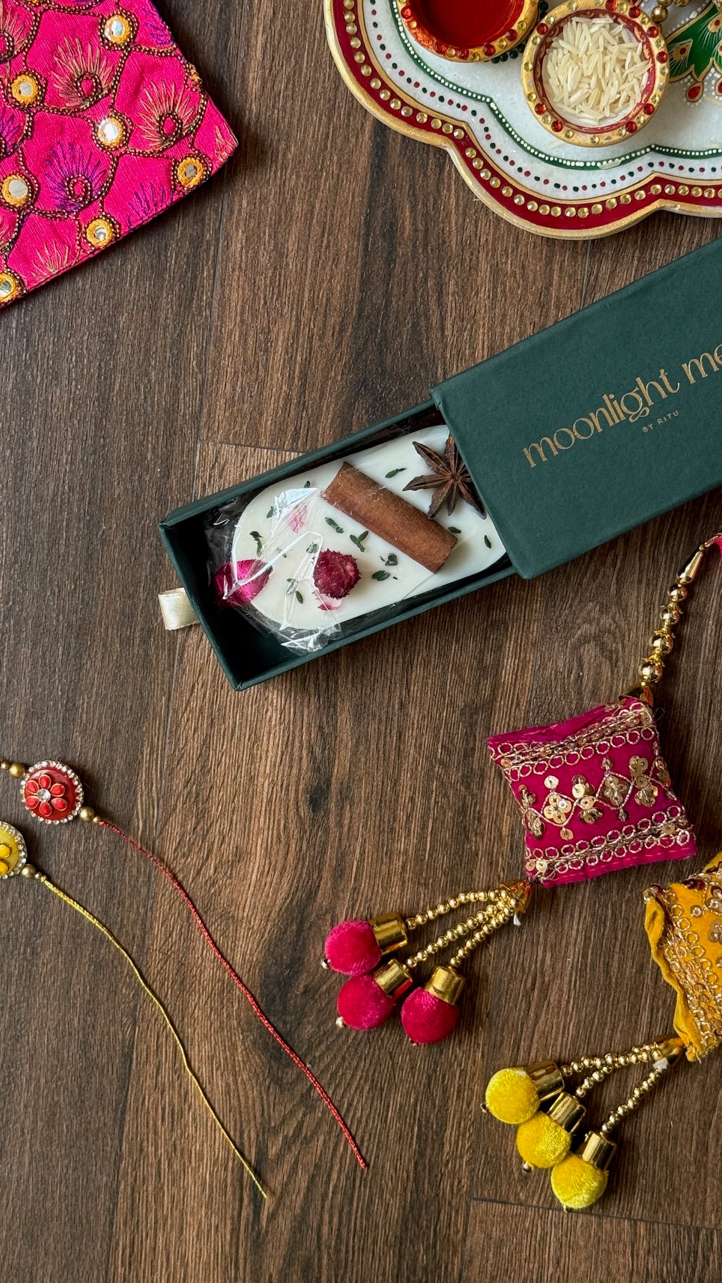 Festive Fragrant Bar | Oud