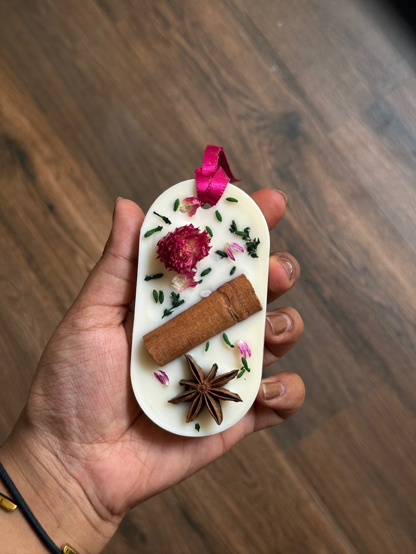 Festive Fragrant Bar | Oud